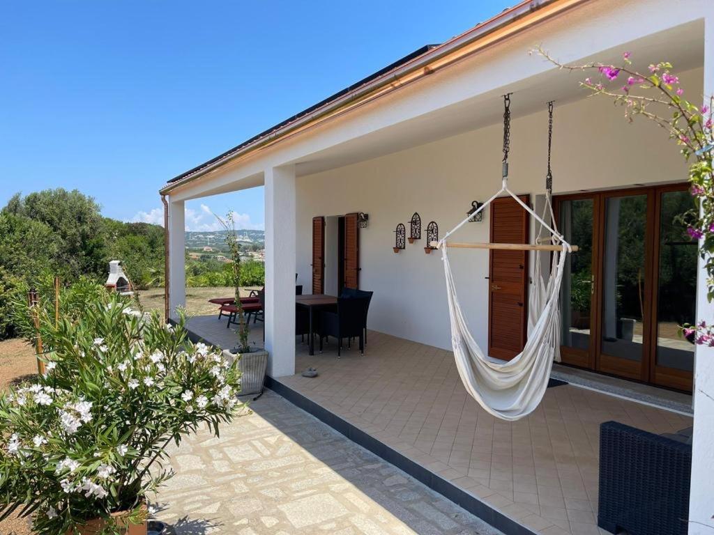 La Piana Holiday House Bassacutena Exterior photo
