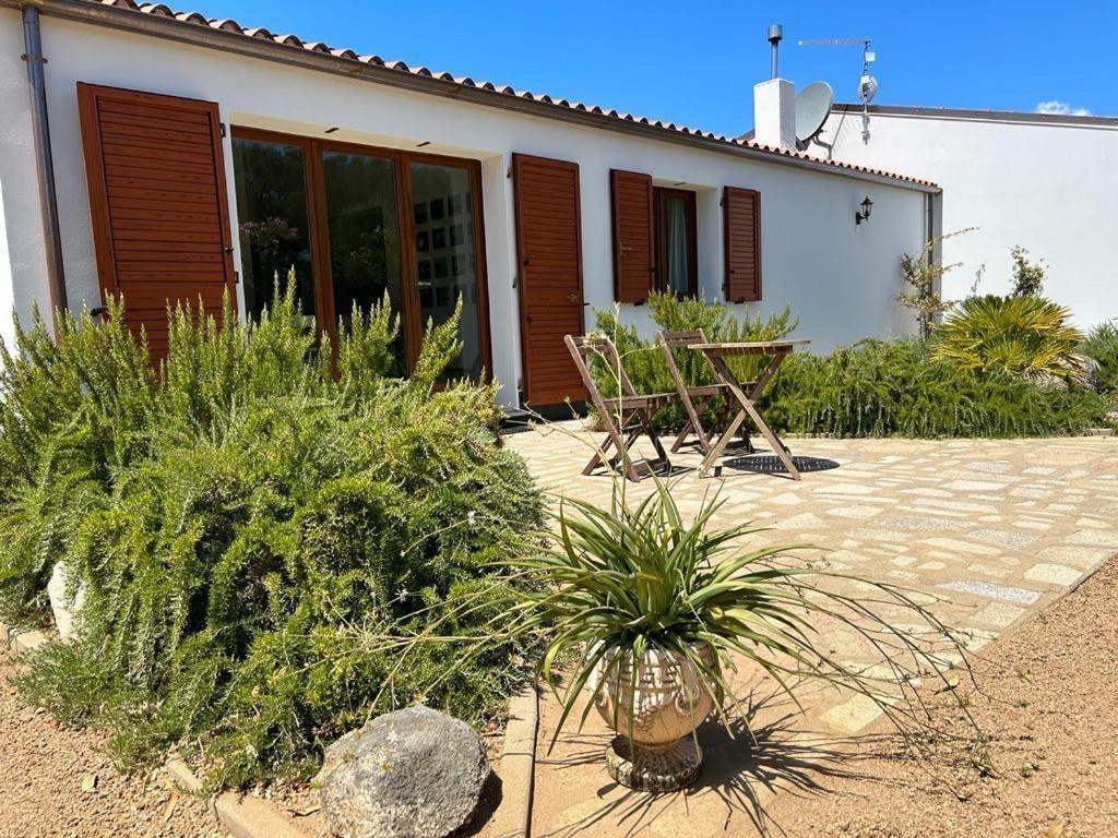 La Piana Holiday House Bassacutena Exterior photo